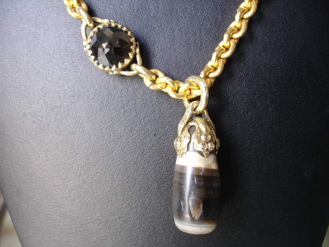 Pendulum — 18k gold · banded agate · smoky quartz