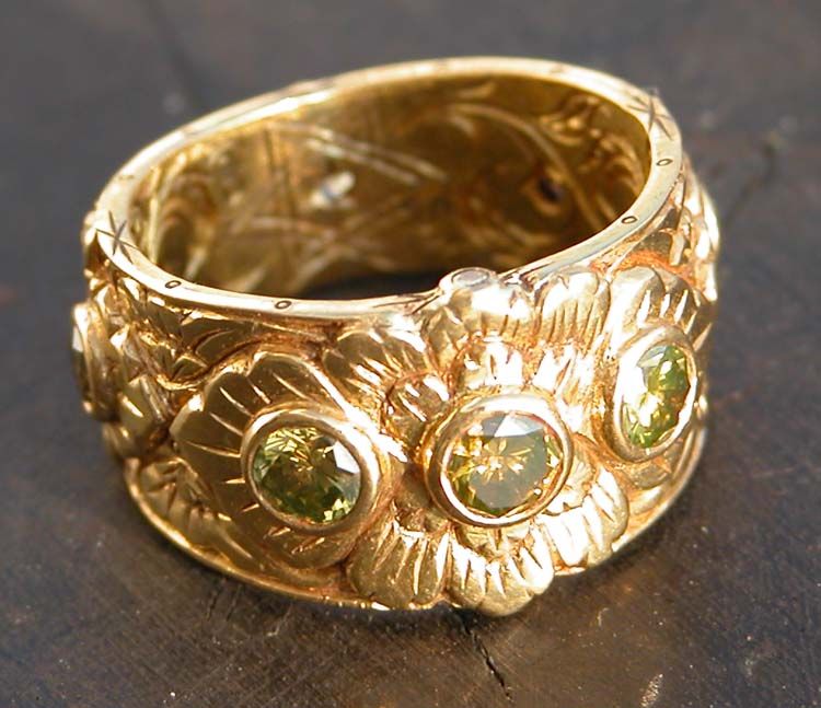 Peridot Butterflies — 18k gold · peridot · diamonds